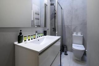 Stylish Stay in the Center of Madrid - 7