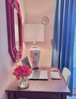 City Nest Steps to Kensington Bow River DT - 2