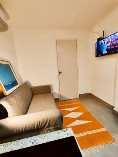 Novíssimo, ar condicionado total e super internet 700MB! - 0