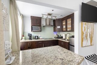 Luxe ocean drive condo in miami south beach - 5