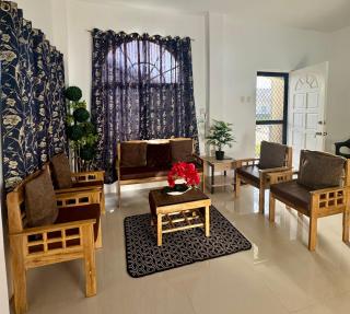 Eds Spacious 3-Bedroom 2-Full Bathroom House with Wifi, AC and Pool - 4