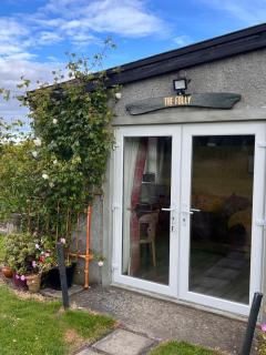 Unique folly surrounded by stunning countryside - 1