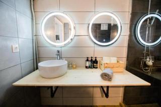 Quiet room, hall, shared bathroom and kitchen - 8