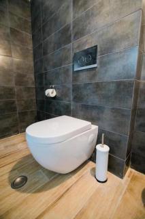 Quiet room, hall, shared bathroom and kitchen - 9