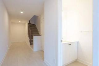 2 Bedroom Modern Home & Close to Airport Downtown - 9