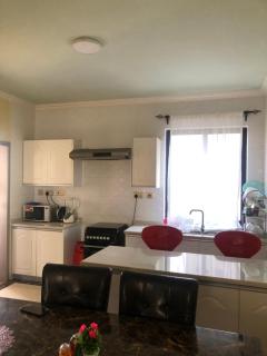 Elegant 2 bedroom at Crestpark apartments - 5