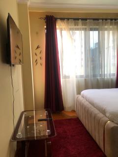 Elegant 2 bedroom at Crestpark apartments - 7