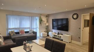 Stylish 1BDR Gated Flat Harrow on the Hill - 4