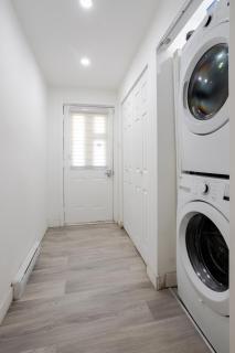 Stylish 3BR in Montreal Village - 2