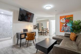 Stylish 3BR in Montreal Village - 0