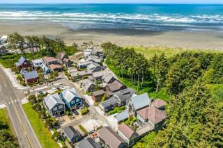 wave watchers - Pacific Beach - 8