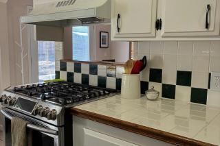 Golden Pine Lodge - 1