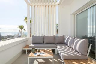 Sea view, Pool, AC, Parking space - 0