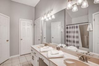 Near State-Park & Downtown - Sunset Trace Bungalow - 0