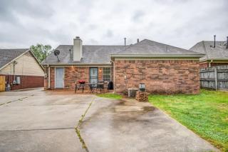 Near State-Park & Downtown - Sunset Trace Bungalow - 2