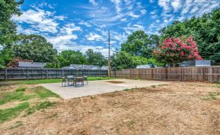 Minutes to the Memphis Zoo! The Berclair Cottage - 2