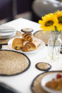 River & Hospital Base, Kings Road Retreat - 5