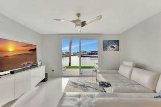 Waterfront Two-Bedroom Townhome with Canal View - 7