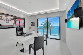 Oceanfront Four-Bedroom Luxury Villa - 3