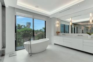 Oceanfront Four-Bedroom Luxury Villa - 2