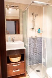 Vive Lavapiés: Culture & Tapas 1 Min from Metro - 2