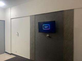 3 Bed apartment Near creek walk - 8