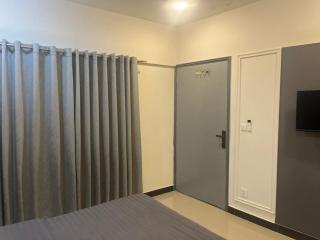 3 Bed apartment Near creek walk - 3