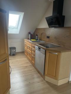 Neu renovierte Dachgeschosswohnung - 2