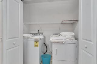 Yaya and Papi's Place 424B - 4