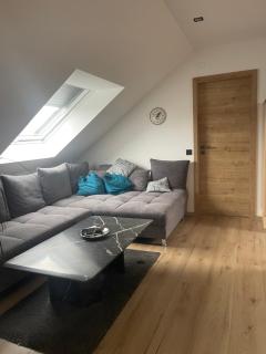 Neu renovierte Dachgeschosswohnung - 4