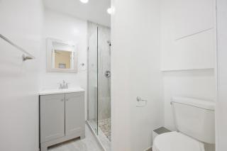 Private Room with Private Entrance - 4