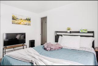 ComfiNook Cozy Suburb Stay Philly Airport Parking - 9