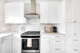 MidTown Cozy Cottage - 4