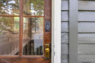 MidTown Cozy Cottage - 2