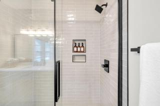 MidTown Cozy Cottage - 9