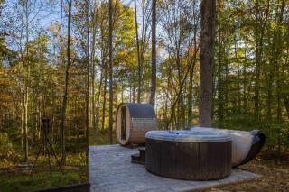 Flora Mirror Cabin Romantic Getaway - 7