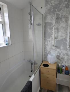 City Vacations Kettering town Single Room available for short & longer stays - 2