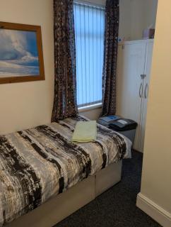 City Vacations Kettering town Single Room available for short & longer stays - 8