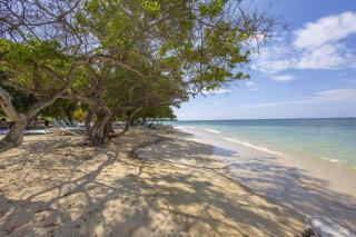 New! 3BR Ocean View apt at Calablanca B6 - 8