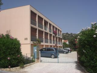 T2 AU lAVANDOU PROXIMITE PLAGE DE SAINT CLAIR - 3