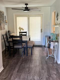 Cozy small ranch style house - 9