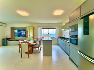 Apartamento Amplo com Vista Mar e Churrasqueira a 50m da Praia em Barra Velha - 6