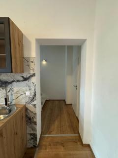 Centrally located large split-level apartment - 5