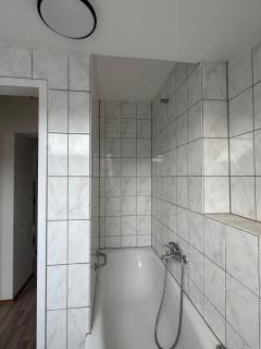 Centrally located large split-level apartment - 4