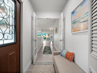 The Lazy Turtle! Poolside oasis on the canal! - 5