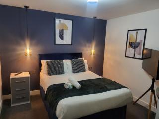 Affordable Serviced Apartment Perfect for Contractors in PE1 Short & Long Term Stays - Free WIFI - Free Parking - With Sofa Bed - Full Kitchen - 4