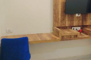 Hotel Suite inn Residency Near Kokilaben Dhirubhai Ambani Hospital Andheri West Mumbai - 3