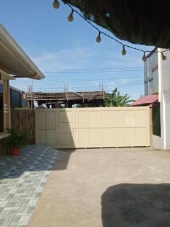 Rustic Retreat Two Bedroom House - 4