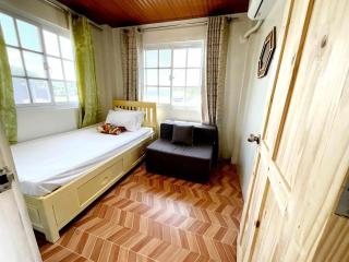 Rustic Retreat Two Bedroom House - 7