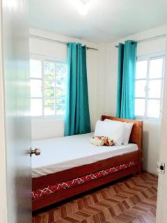 Rustic Retreat Two Bedroom House - 6